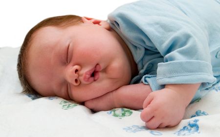 почему ребенок мало спит днем